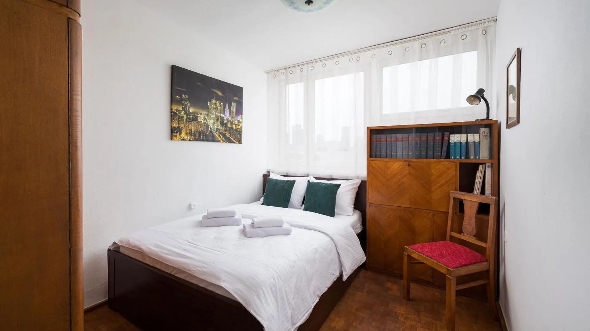 Old Town 3-Bedroom Apartment Warsaw