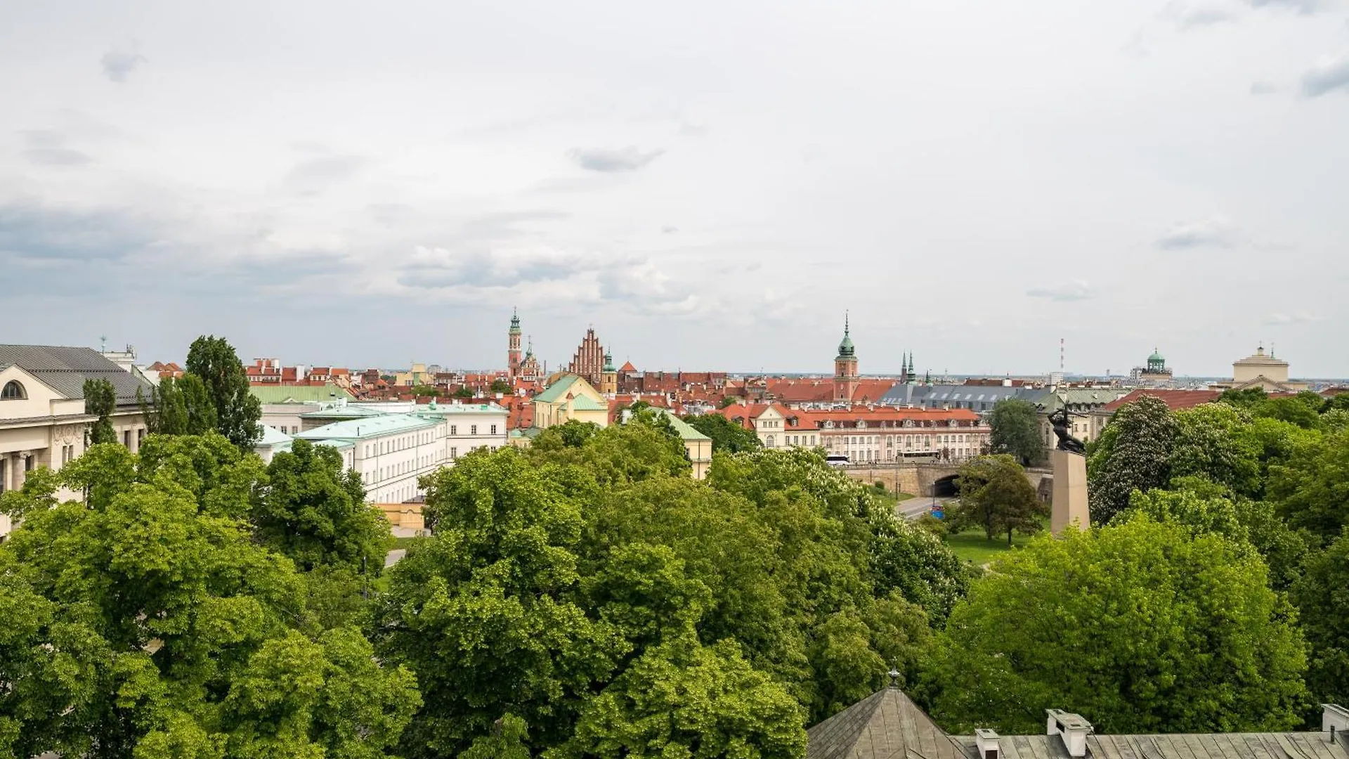Old Town 3-Bedroom Apartment Warsaw