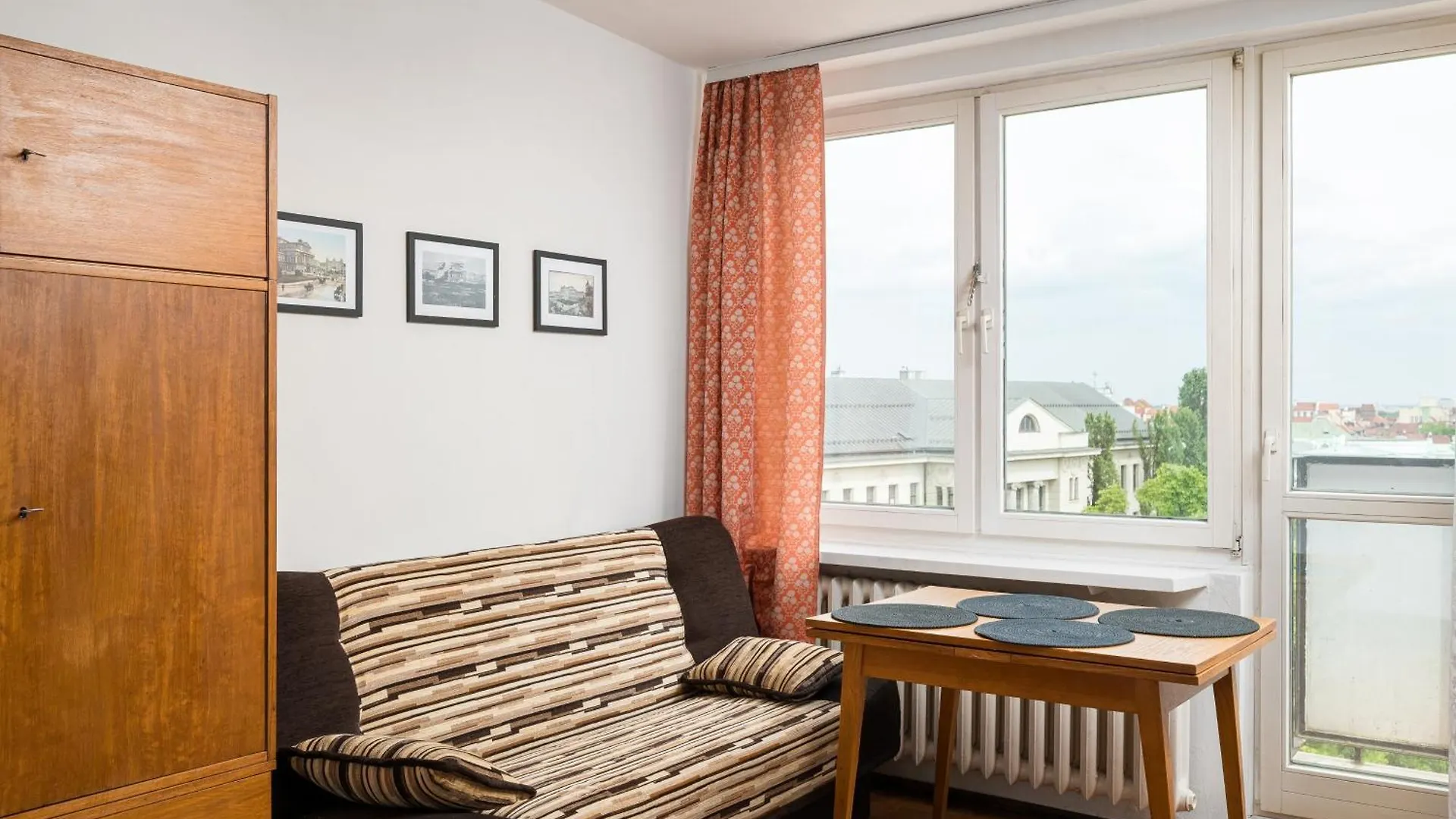 Old Town 3-Bedroom Apartment Warsaw Poland
