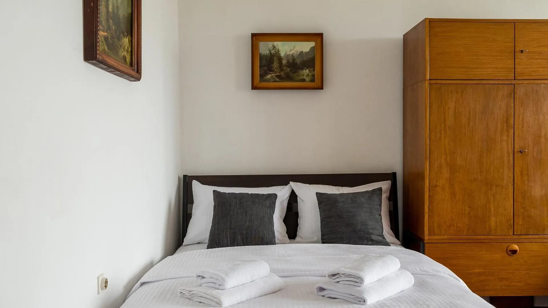 Old Town 3-Bedroom Apartment وارسو بولندا